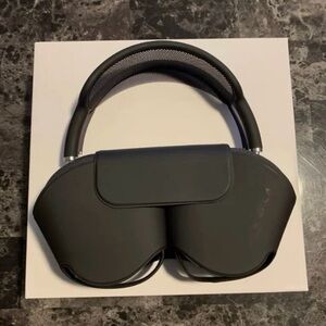 Apple Black Over-Ear Headphones